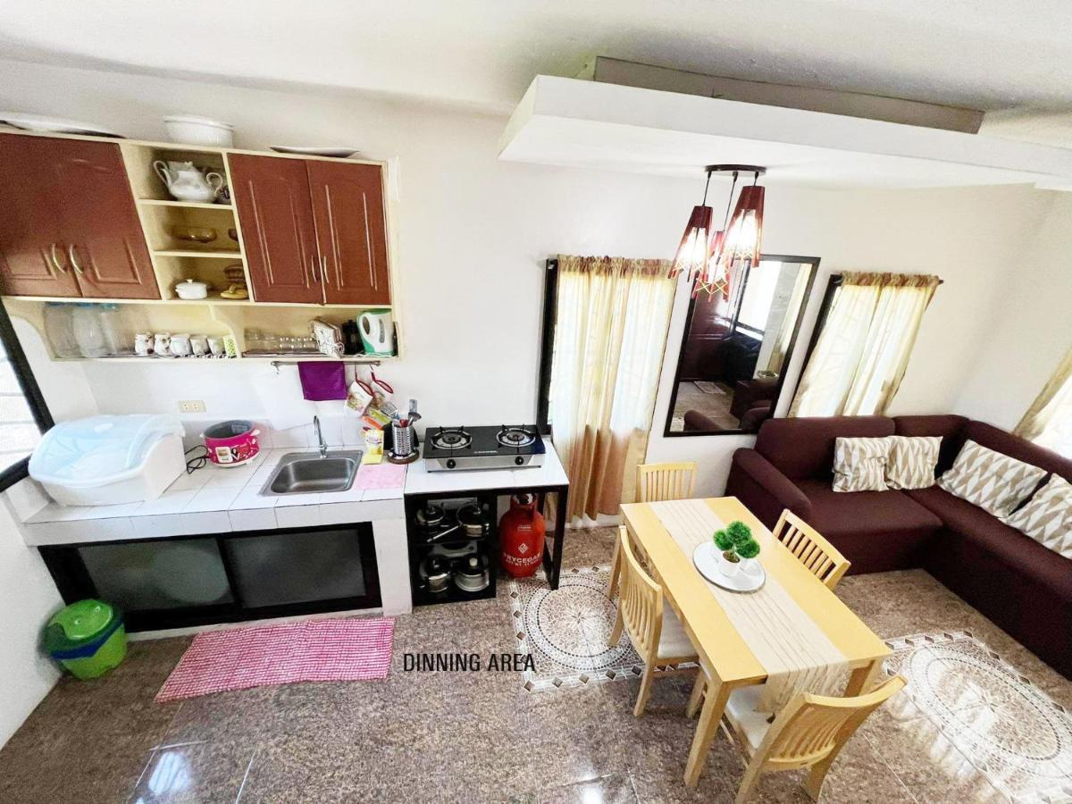 Beach Resorts Walking Distance To The Town House Davao Exterior photo